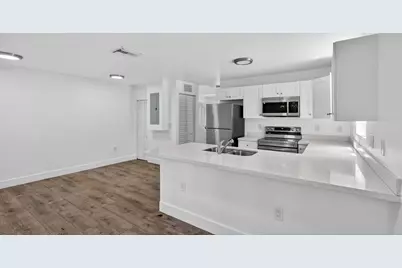 2902 NW 44th Street, Miami, FL 33142 - Photo 10