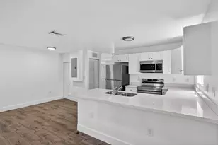 2902 NW 44th St, Miami, FL 33142 - Photo 10