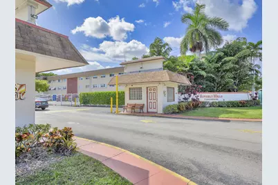 5300 Washington Street #E208, Hollywood, FL 33021 - Photo 2