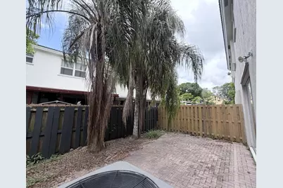 933 NE 42nd Avenue, Homestead, FL 33033 - Photo 14