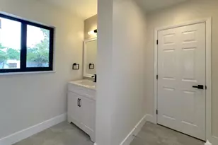 1795 Lauderdale Manor Dr, Fort Lauderdale, FL 33311 - Photo 10