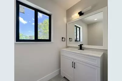 1795 Lauderdale Manor Drive, Fort Lauderdale, FL 33311 - Photo 20