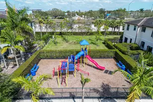 4622 Belgian Ln, Davie, FL 33314 - Photo 32