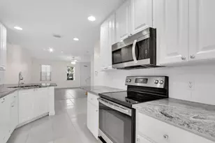 3183 E Community Dr, Jupiter, FL 33458 - Photo 2