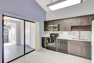 4385 Willow Brook Cir, West Palm Beach, FL 33417 - Photo 10