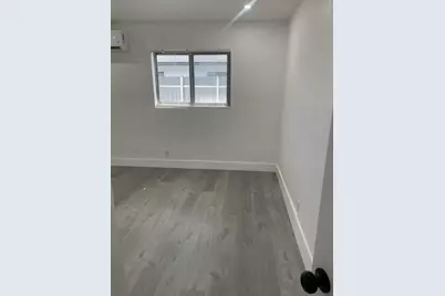 880 NW 8th Avenue, Pompano Beach, FL 33060 - Photo 14