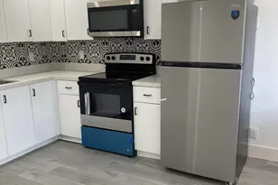 880 NW 8th Ave, Pompano Beach, FL 33060 - Photo 2