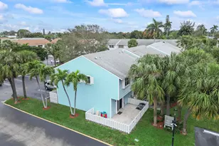 2747 NE 15th St, Pompano Beach, FL 33062 - Photo 2