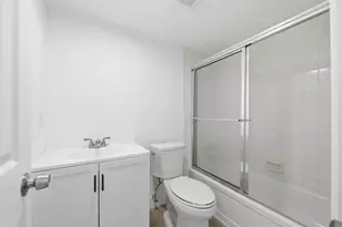 9430 Poinciana Pl, Davie, FL 33324 - Photo 12