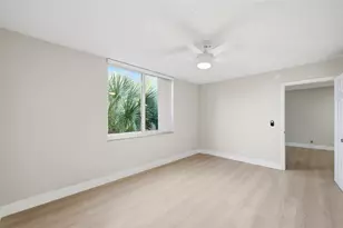 9430 Poinciana Pl, Davie, FL 33324 - Photo 4