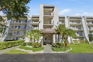 9430 Poinciana Pl, Davie, FL 33324 - Photo 2