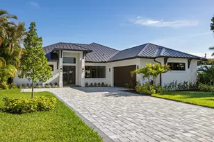 513 SW South Carolina Dr, Stuart, FL 34994 - Photo 2