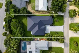 513 SW South Carolina Dr, Stuart, FL 34994 - Photo 2