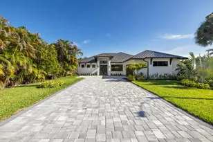 513 SW South Carolina Dr, Stuart, FL 34994 - Photo 1
