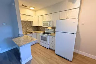 627 NE 10th Ave, Fort Lauderdale, FL 33304 - Photo 6