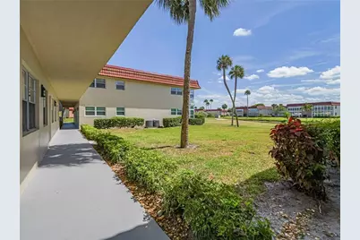76 Royal Oak Drive #104, Vero Beach, FL 32962 - Photo 4