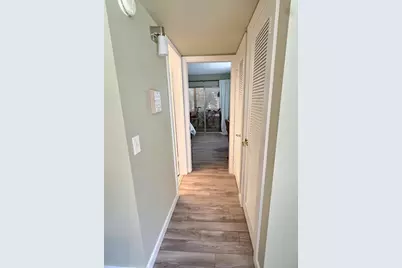 199 E Burgundy E, Delray Beach, FL 33484 - Photo 10
