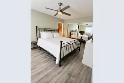 199 E Burgundy E, Delray Beach, FL 33484 - Photo 14