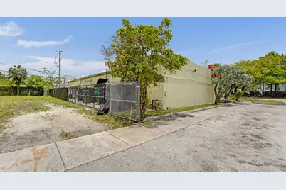 3870 SW 2nd Court, Plantation, FL  - Photo 18