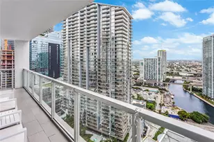 55 SE 6th St, Miami, FL 33131 - Photo 28