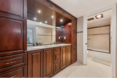 2400 Presidential Way #1006, West Palm Beach, FL 33401 - Photo 12