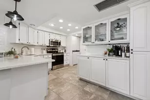 2400 Presidential Way, West Palm Beach, FL 33401 - Photo 8