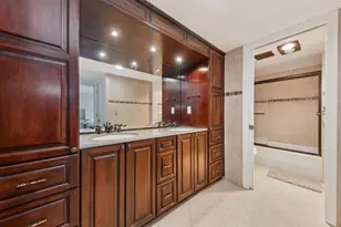 2400 Presidential Way, West Palm Beach, FL 33401 - Photo 12