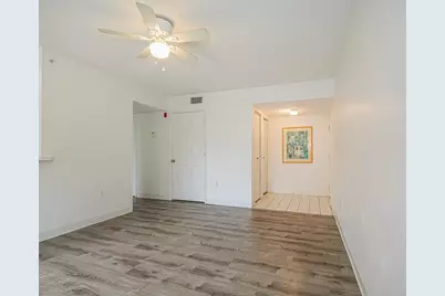 1670 N 42nd Circle #203, Vero Beach, FL 32967 - Photo 8