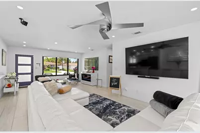 160 SE 12th Court, Pompano Beach, FL 33060 - Photo 12