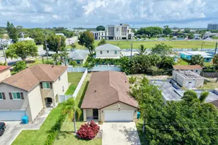 113 SE 3rd Ave, Boynton Beach, FL 33435 - Photo 2