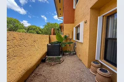 4567 NW 90th Avenue, Sunrise, FL 33351 - Photo 24