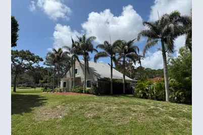 709 Savannah Street, Fort Pierce, FL 34982 - Photo 2