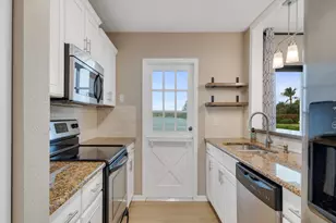 3206 S Lakeview Cir, Fort Pierce, FL 34949 - Photo 6