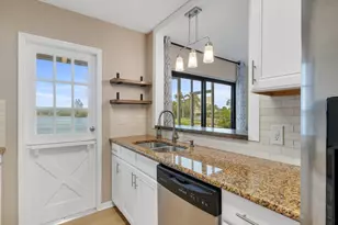 3206 S Lakeview Cir, Fort Pierce, FL 34949 - Photo 14