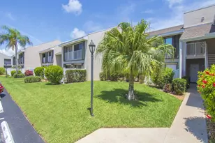 3206 S Lakeview Cir, Fort Pierce, FL 34949 - Photo 2
