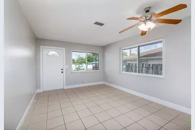 917 SE Nassau Avenue, Stuart, FL 34994 - Photo 2