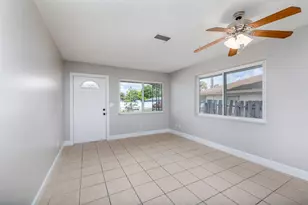 917 SE Nassau Ave, Stuart, FL 34994 - Photo 2