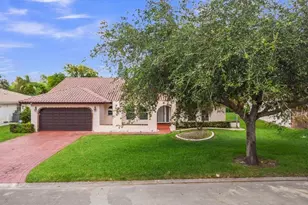 895 NW 110th Ln, Coral Springs, FL 33071 - Photo 2