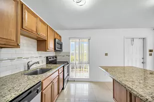 2107 NE 15th Ave, Wilton Manors, FL 33305 - Photo 10