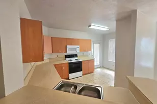 112 SW Peacock Blvd, Port Saint Lucie, FL 34986 - Photo 4