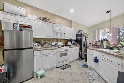 19305 SW 66th Street, Pembroke Pines, FL 33332 - Photo 10