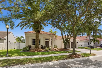 832 Heritage Drive, Weston, FL 33326 - Photo 2