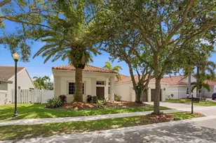832 Heritage Dr, Weston, FL 33326 - Photo 2