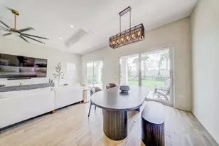 10562 Northbrook Cir, Palm Beach Gardens, FL 33412 - Photo 12