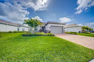 10562 Northbrook Cir, Palm Beach Gardens, FL 33412 - Photo 6