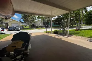 4081 4th Ct, Lantana, FL 33462 - Photo 2