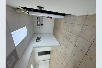 2710 NW 72nd Avenue, Miami, FL 33122 - Photo 10