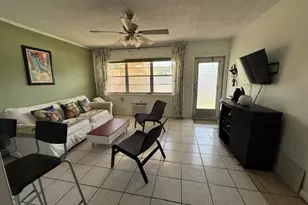 104 Hastings G, West Palm Beach, FL 33417 - Photo 6