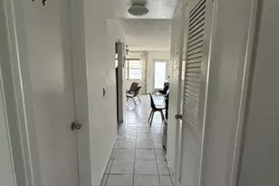104 Hastings G, West Palm Beach, FL 33417 - Photo 8