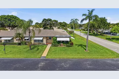 875 North Drive #D, Delray Beach, FL 33445 - Photo 2